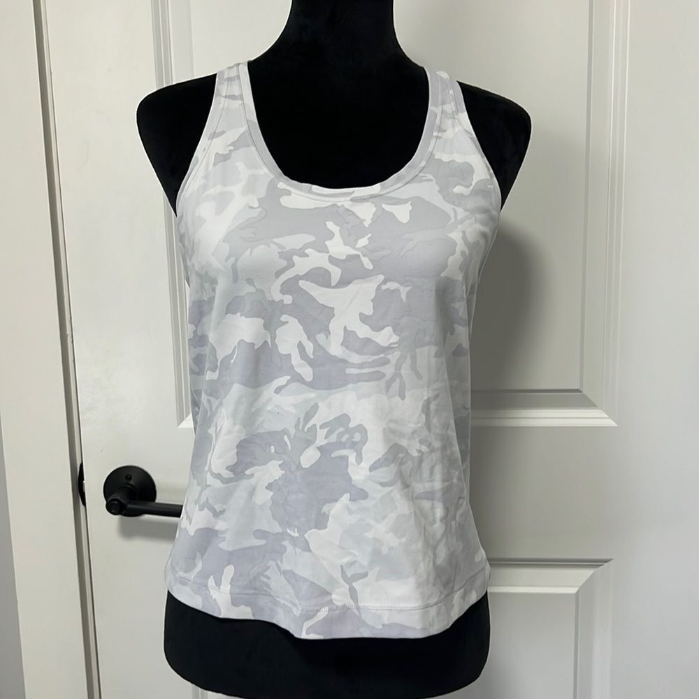 Lululemon Racer Back Camo Light Gray Tank Top no tag on size Medium